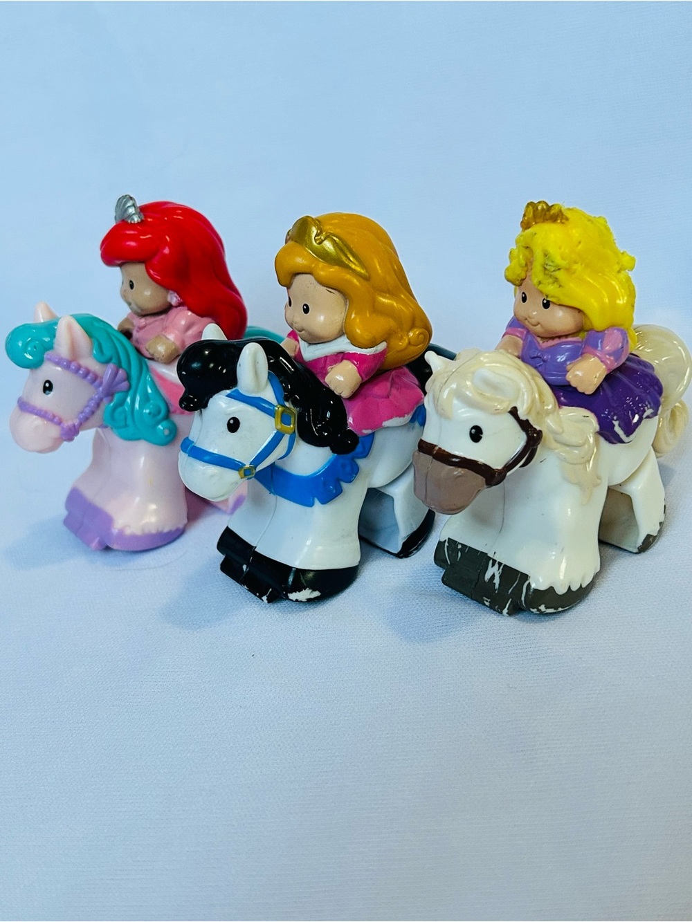 Little People Klip Klop Ariel Aurora  And Rapunzel Fisher Price. Read